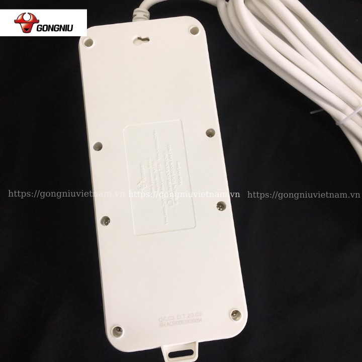 Ổ Cắm Điện Gongniu 6 Ổ Đa Năng 1 Công Tắc – Công Suất 10A/250/2500W – Trắng – Chính Hãng (N1330)