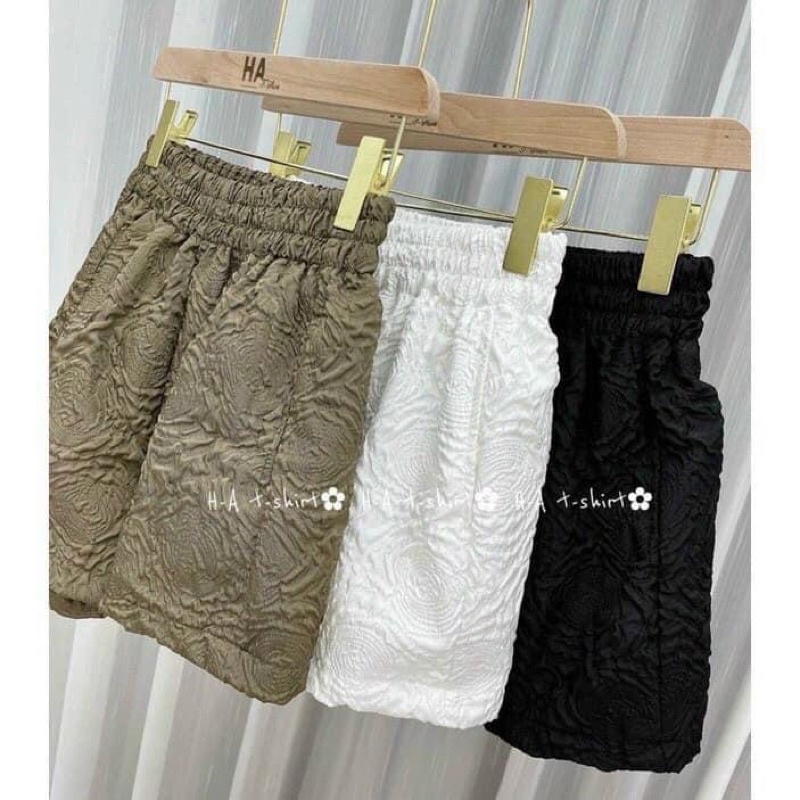 Quần Short Phồng Xốp Hoa Dập Nổi Sang Chảnh | BigBuy360 - bigbuy360.vn