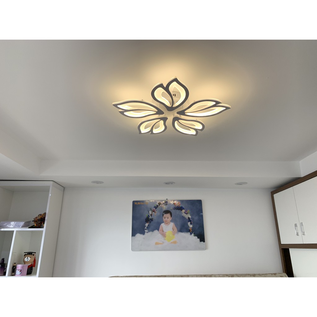 Đèn led ốp trần , đèn ốp trần trang trí phòng khách cánh hoa,3 chế độ sáng kèm điều khiển từ xa,bảo hành 1 năm