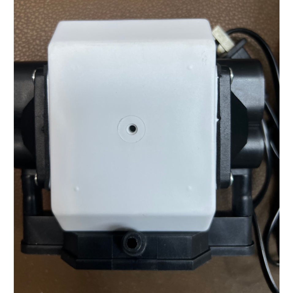 Máy sủi oxy A008 công suất 18W kèm điều chỉnh tốc độ cho hồ cá cảnh