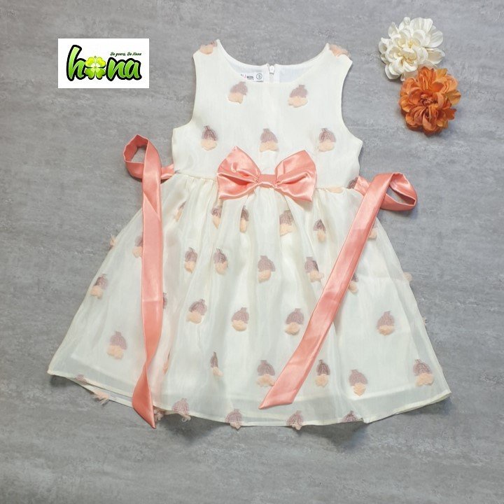 G00000114 (9-35kg) Đầm bé gái vải xô hộp cao cấp 3D màu trắng đính nơ hồng