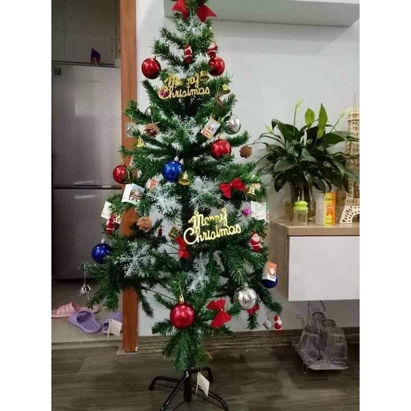 Cây thông noel kèm phụ kiện trang trí