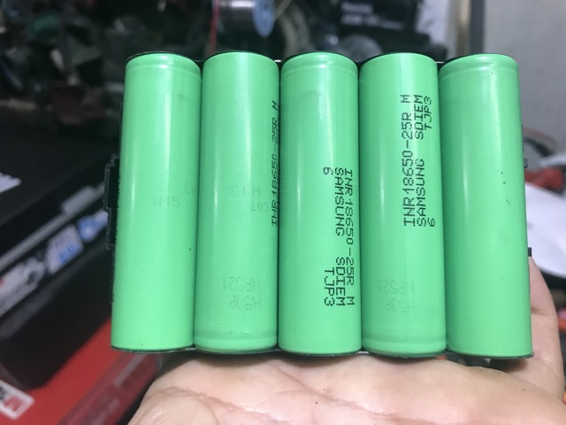 Pin đóng makita 18V 5ah Cell 25R mới