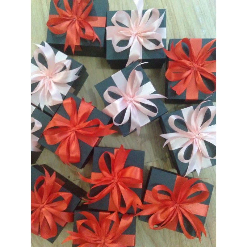 Hộp hoa đựng son kem dài cao cấp kèm nơ + hoa  sỉ giá cực tốt  Zalo 0973163558. | BigBuy360 - bigbuy360.vn