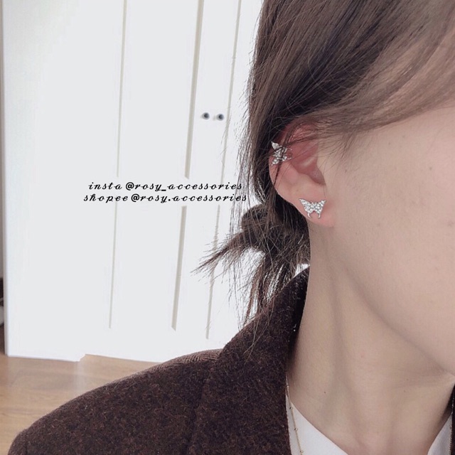 ROSY - KHUYÊN TAI VÀNH CON BƯỚM ĐÍNH ĐÁ