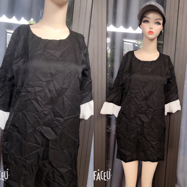 Đầm suông tay loe màu đen