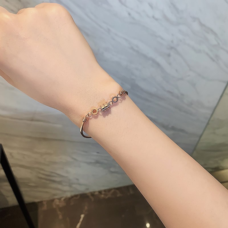 Vòng Đeo Tay Bằng Thép Titan Thiết Kế Đơn Giản Thời Trang Cho Nữ | BigBuy360 - bigbuy360.vn