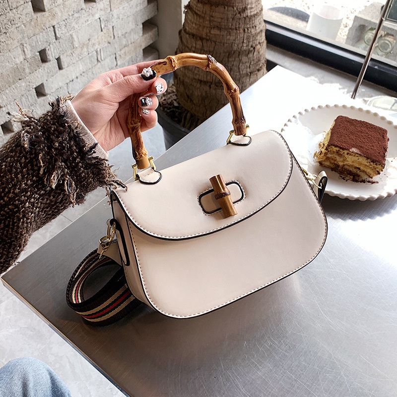 Túi xách nữ đeo chéo giá rẻ đẹp phong cách Hàn Quốc Capucha T161 bamboo 1947