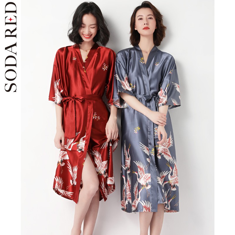 Bộ Đồ Ngủ Vải Lụa Thoáng Mát Quyến Rũ Cho Cặp Đôi Mùa Xuân Thu