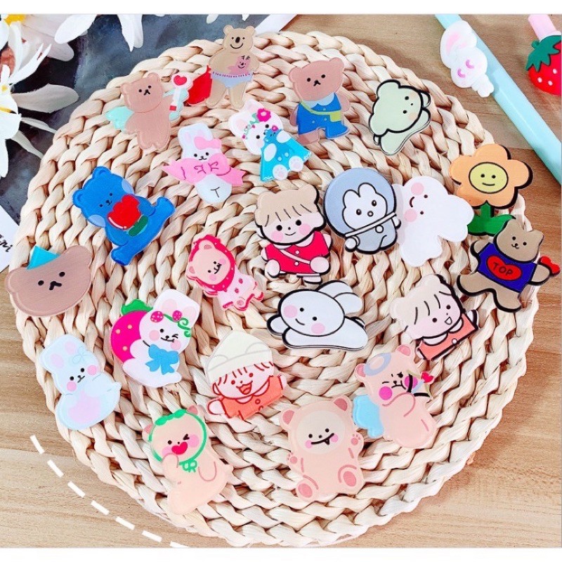 Ghim cài trang trí túi và trang phục bằng acrylic họa tiết hoạt hình đáng yêu