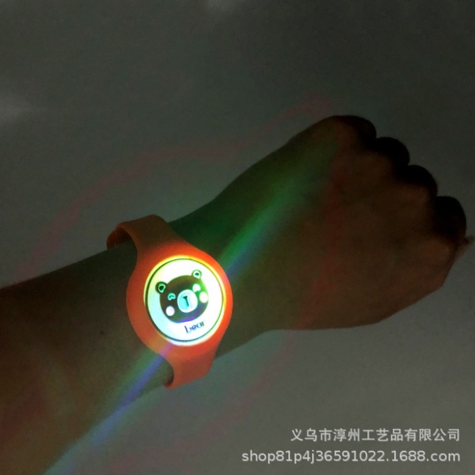 Đồ chơi thông minh đồng hồ vòng đeo tay tinh dầu chống muỗi có đèn Led nháy phát sáng, quà tặng cho bé yêu TRITUEVIET