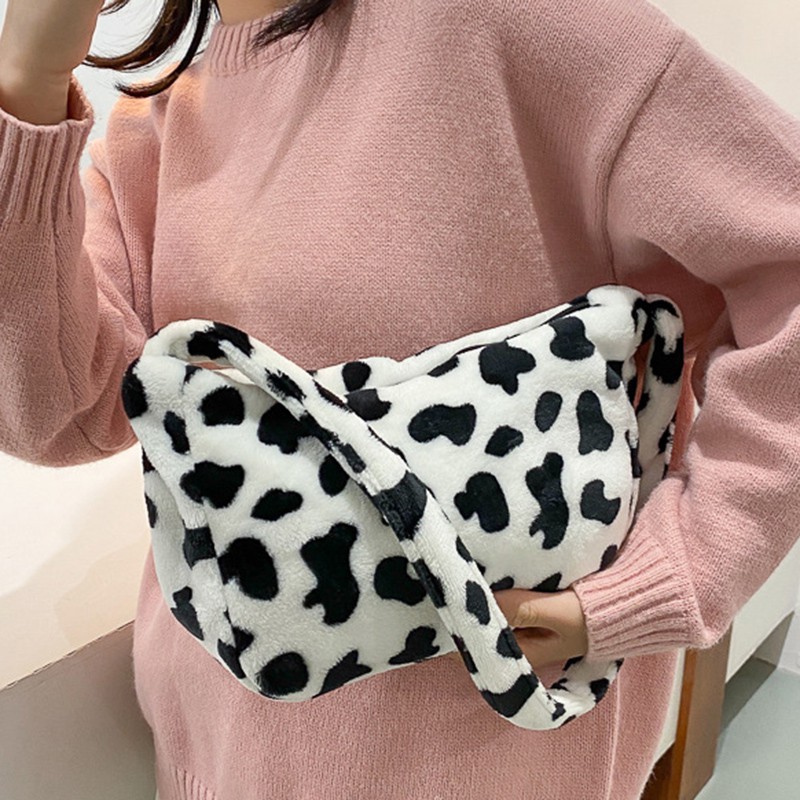 Túi xách đeo vai siêu mềm kiểu dáng xinh xắn | BigBuy360 - bigbuy360.vn