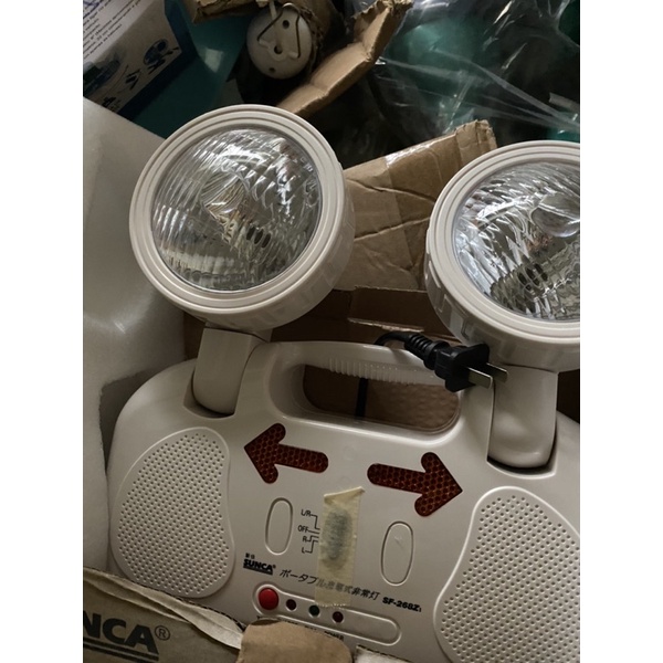 Bóng đèn p 13,5s 6v-3w thay thế cho đèn sự cố sunca SF 268Z1