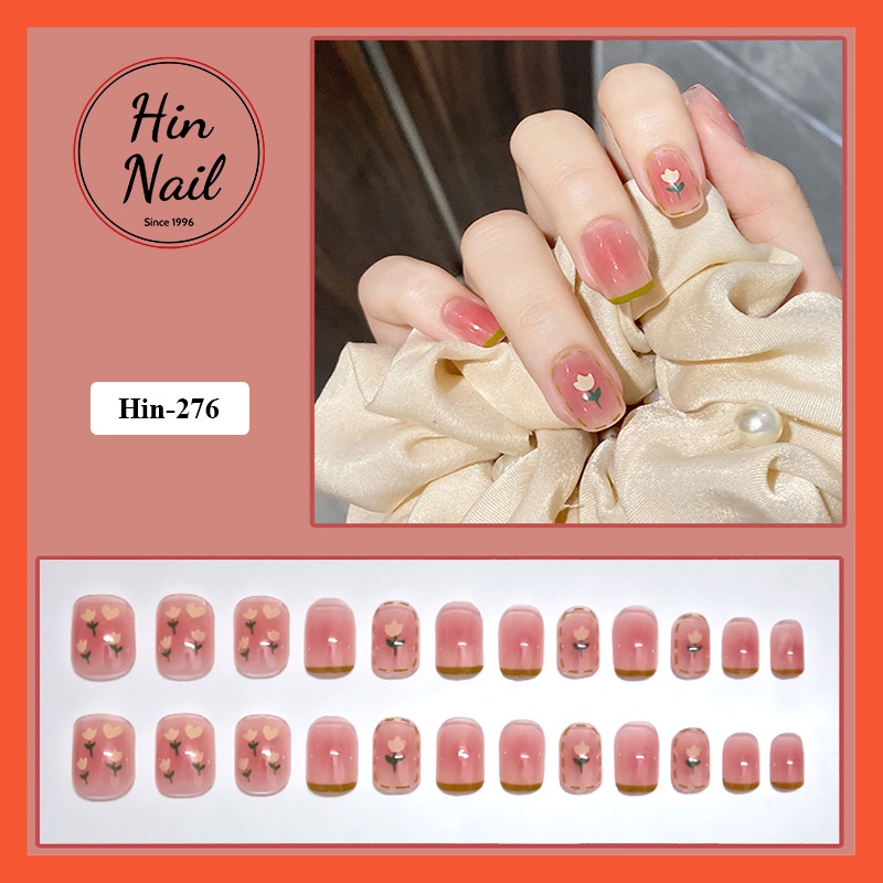 Móng tay giả Hin Nail form ngắn màu hồng viền xanh họa tiết bông hoa