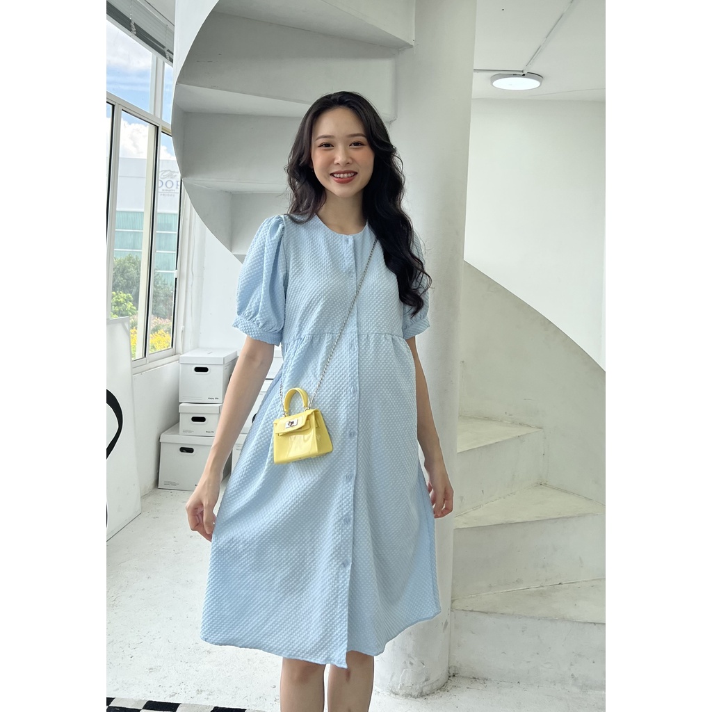 Đầm Bầu cúc dài xinh xắn.