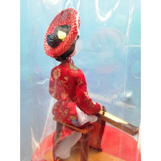 BÚP BÊ NGỒI ĐÀN