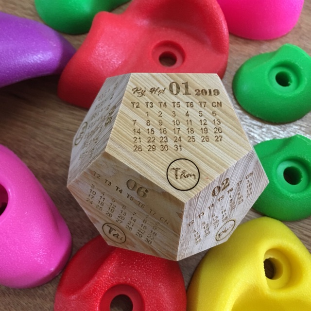 Lịch gỗ phong thuỷ âm dương để bàn 2020 | BigBuy360 - bigbuy360.vn