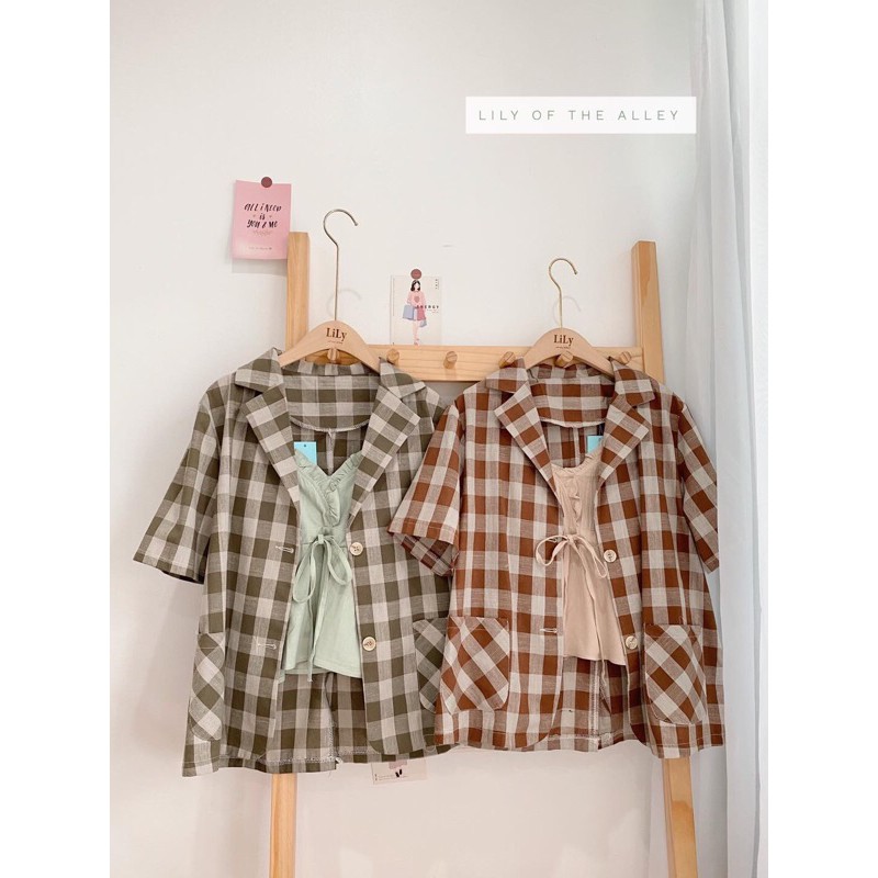 Blazer kẻ ô xẻ sau