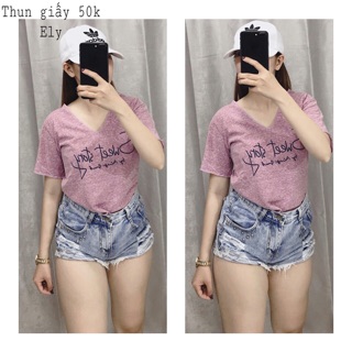 ÁO THUN GIẤY CỔ TIM IN NHIỀU CHỮ