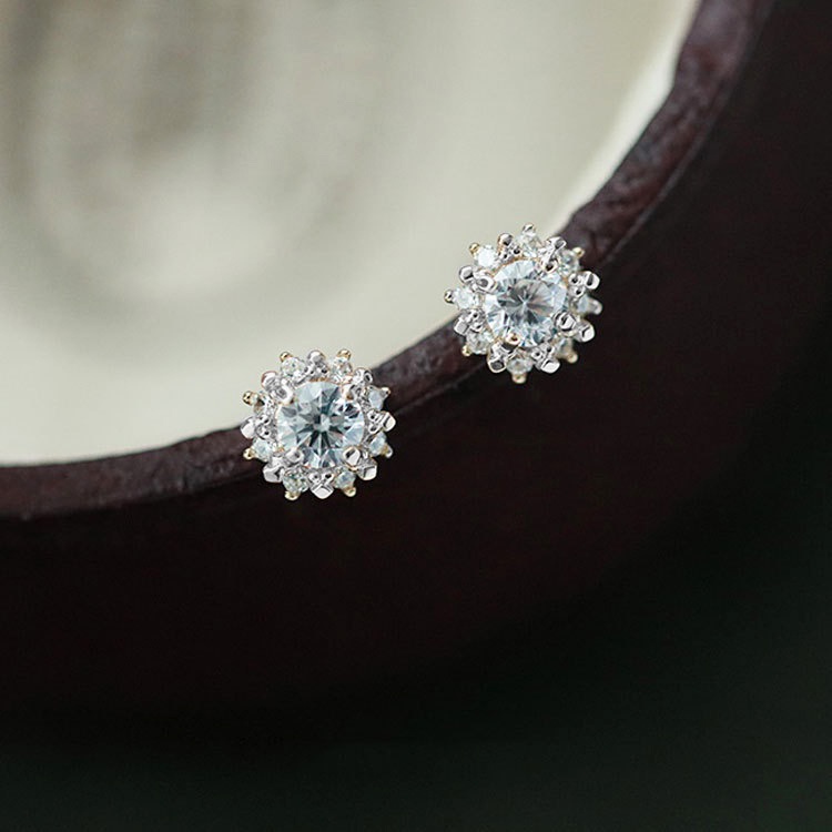 Khuyên Tai Bạc Nữ Đính Đá Zircon Sang Trọng Hình Bông Hoa Nhỏ Xinh Xắn Bạc Ý S925 - B2649 Bảo Ngọc Jewlery