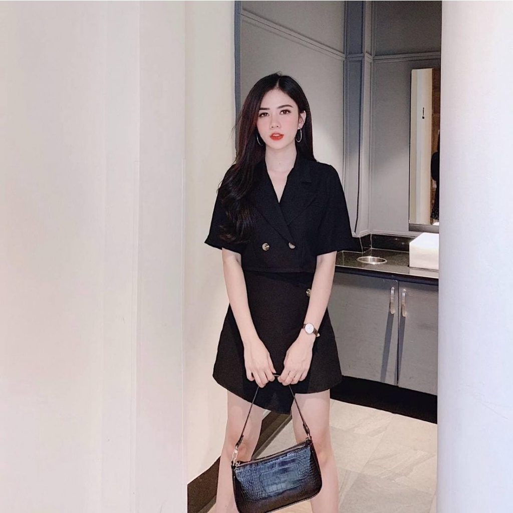 Set Áo Vest Tay Lửng + Quần Váy Tà Xéo UPIS (ĐEN)