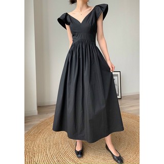 ĐẦM ĐEN CỔ V