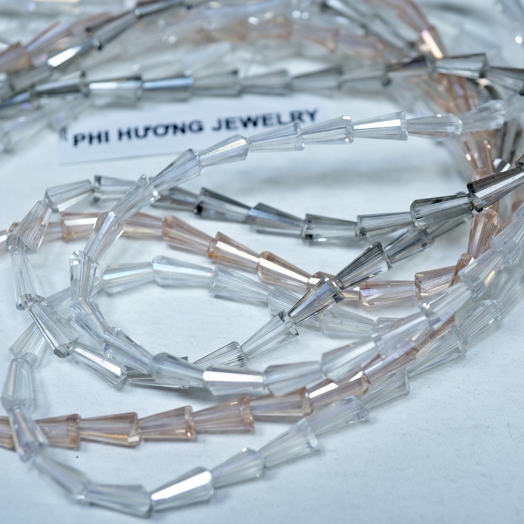 Gói 1 dây ~ 65 hạt pha lê chuông tháp 4x8mm