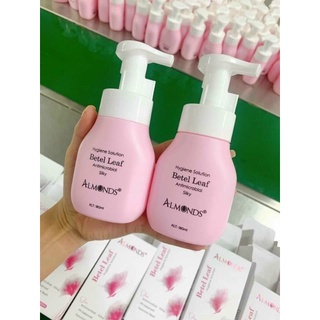 Dung Dịch Vệ Sinh Lá Trầu Almond
