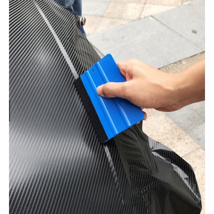 Miếng gạt nhựa hỗ trợ dán decal tiện dụng