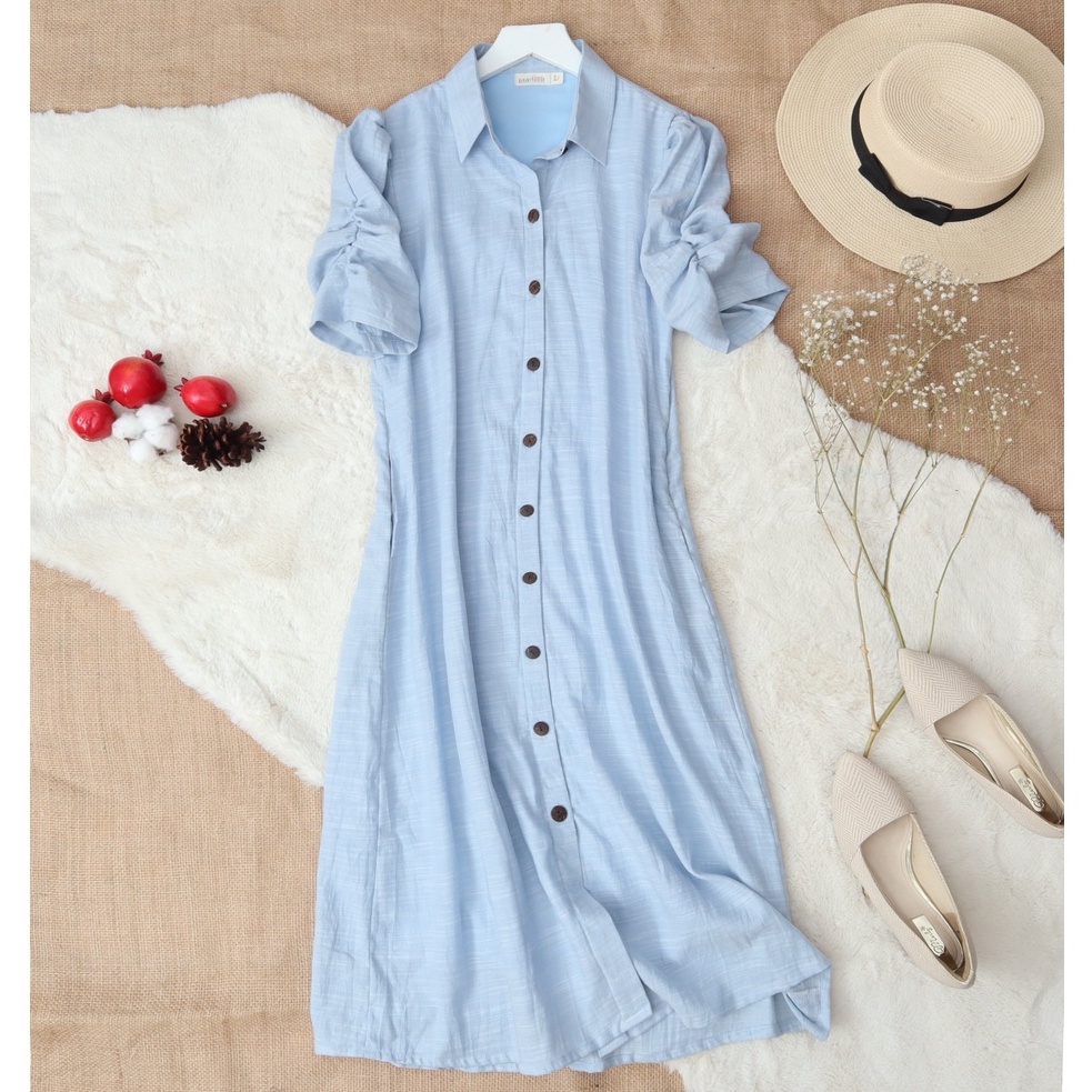 Đầm sơ mi Linen sớ xéo KANAMY màu xanh nhạt