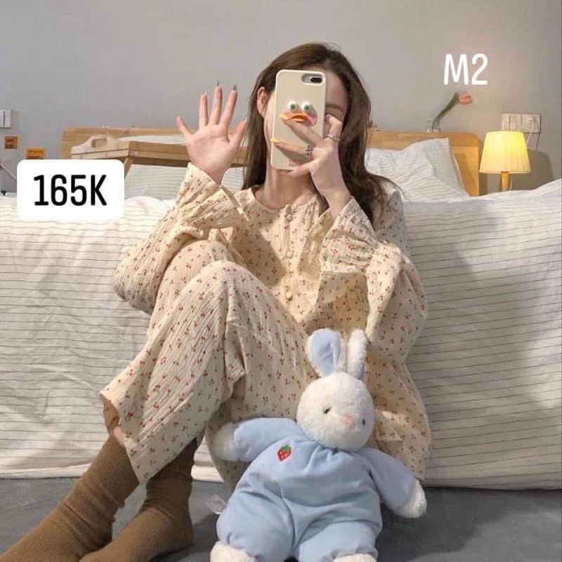 Bộ ngủ nữ đầu tiên | BigBuy360 - bigbuy360.vn