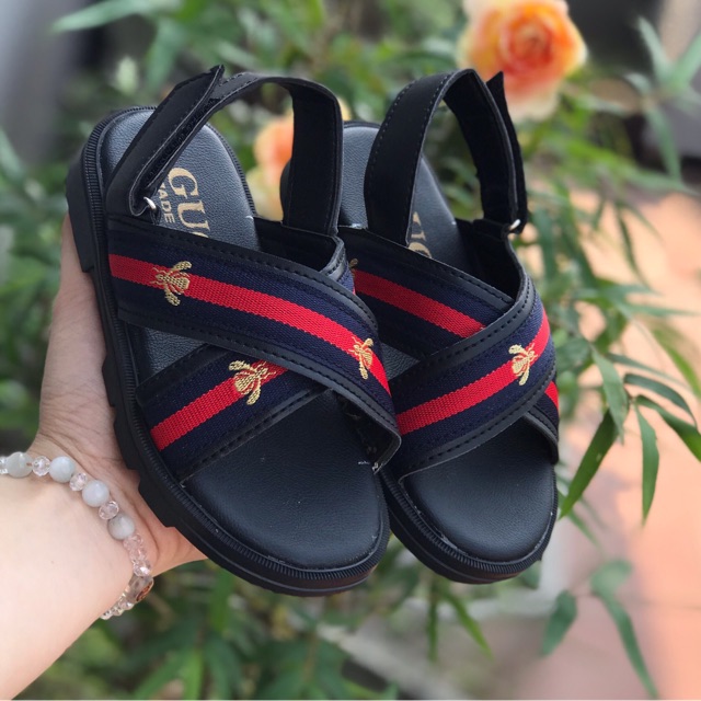 Thanh lý sandal cho bé nhiều mẫu