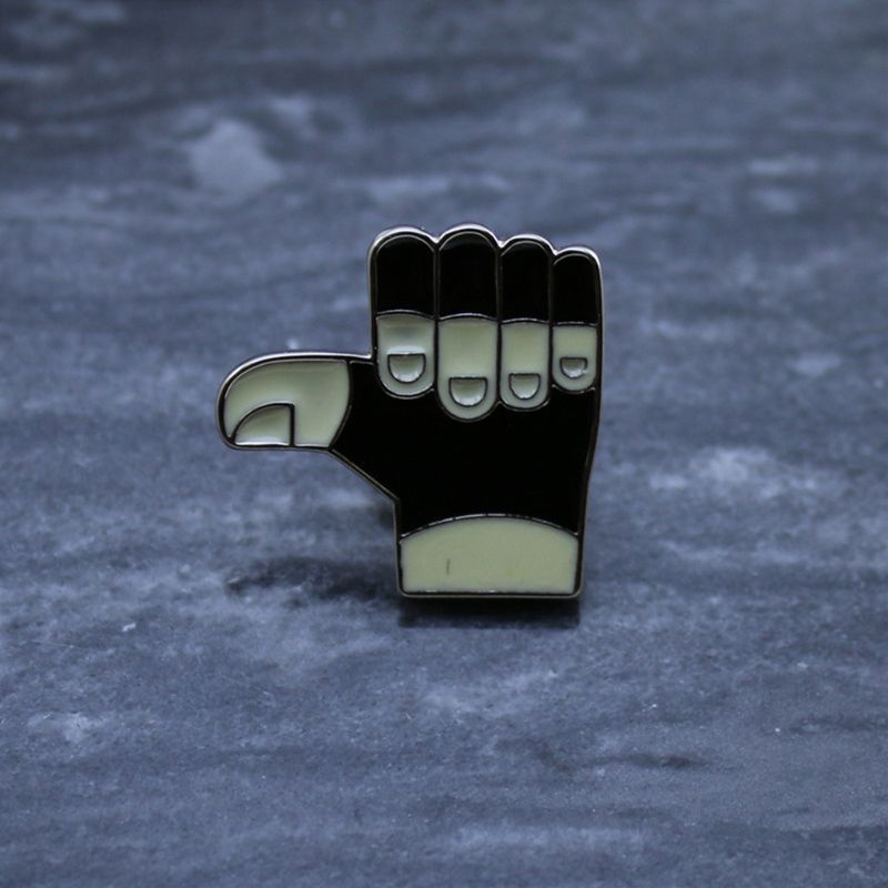 Cài Áo Hình Hoạt Hình Đáng Yêu Dành Cho Nam