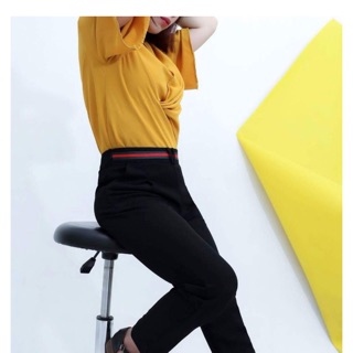 Quần baggy viền đỏ hít hót