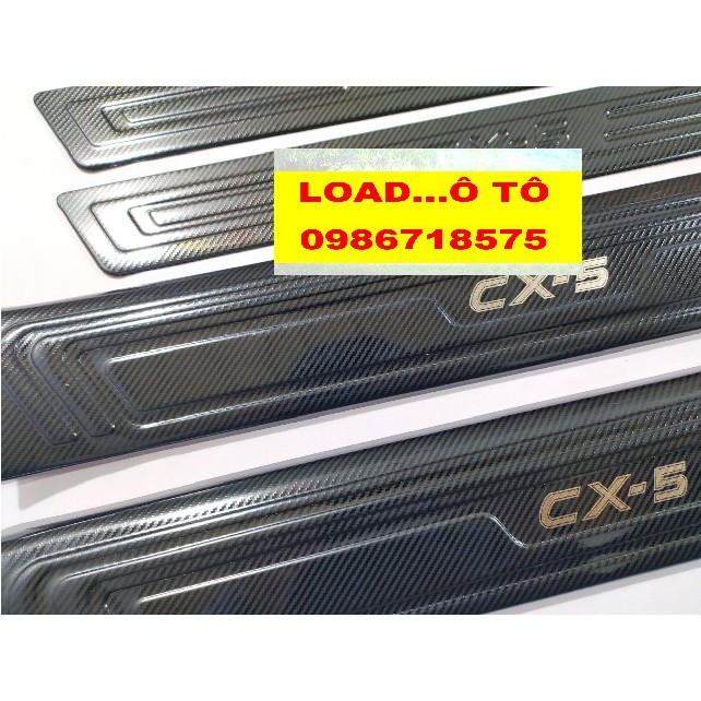 Ốp Bậc Cửa, Nẹp Bước Chân Trong, Ngoài Xe Mazda CX5 2022-2018 Mẫu carbon Cao Cấp