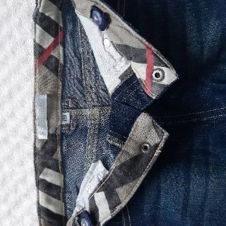 Quần jean Burberry bé trai