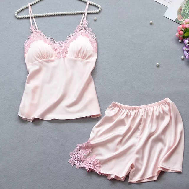 Bộ ngủ lụa mềm mịn phối ren