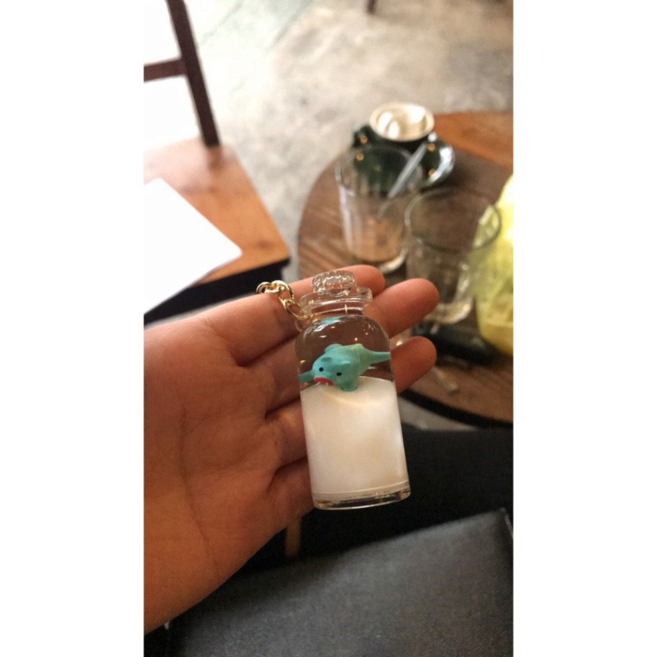 [ BH - 1 ĐỔI 1] (Quà Tặng) Móc khóa con heo trong bình sữa treo túi xách balo bình nhựa giả thủy tinh siêu bền