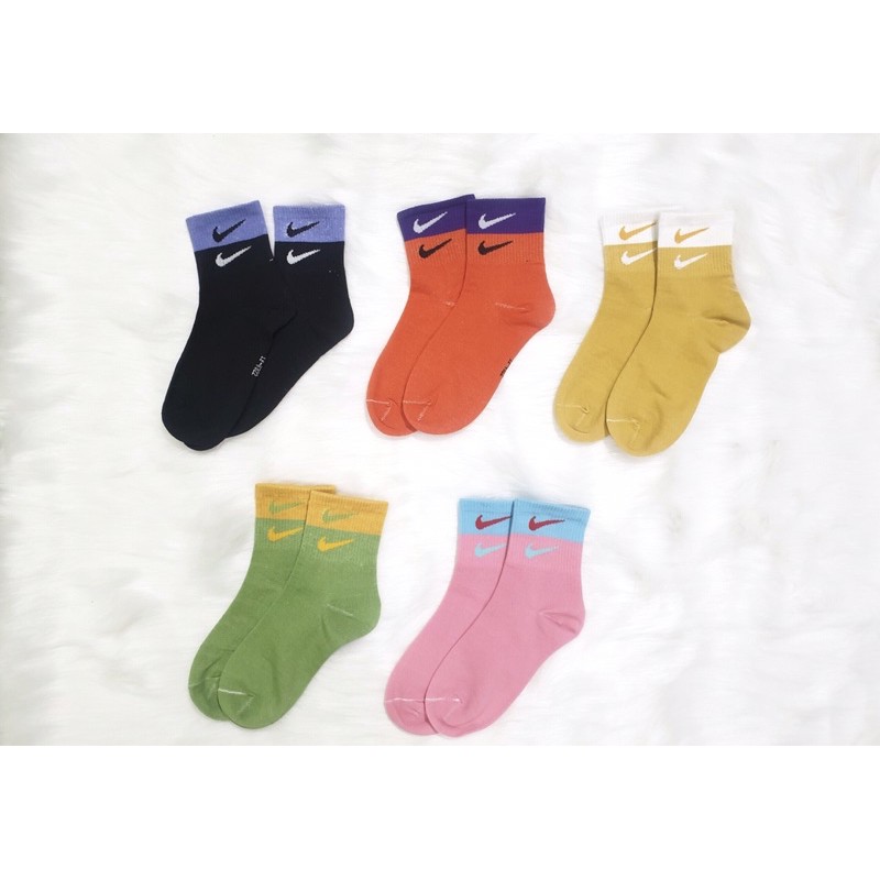 tất nữ nike. cổ cao