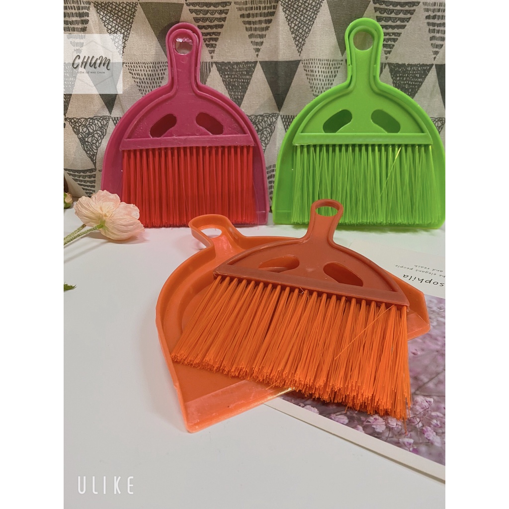 bộ chổi và hót rác lau dọn bàn ghế , ban thờ B6