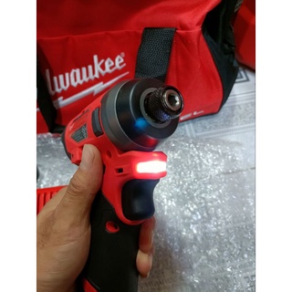 MÁY BẮT VÍT MILWAUKEE 2553-20