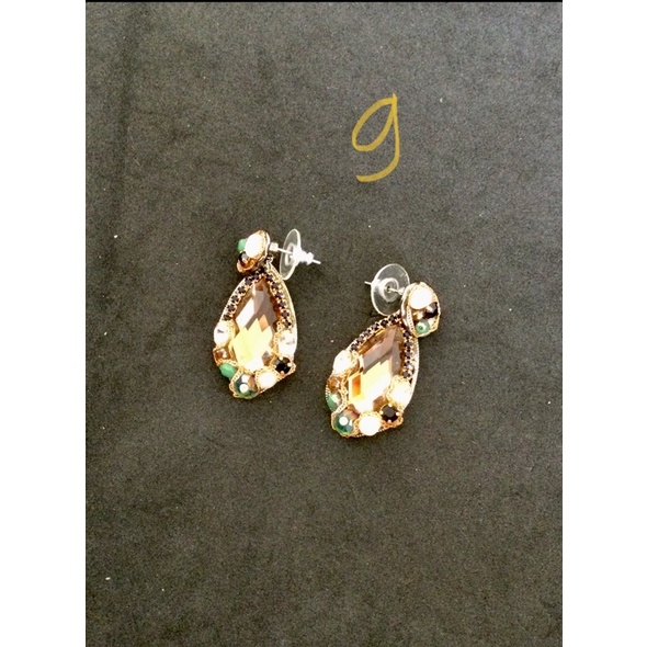 Khuyên tai tua rua độc đáo, đẹp chất