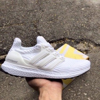 (Fullbox +tag+video)Giầy Ultra boost trắng full 4.0 loại đẹp