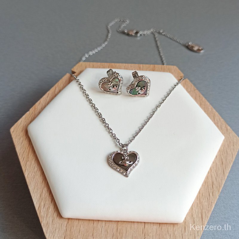 Vivienne West Set Vòng cổ / Bông Tai Hình Trái Tim Bằng Gỗ