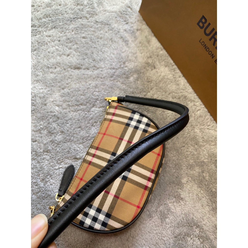 Túi xách half moon nữ da thật cao cấp Burberry BBR trẻ trung, năng động