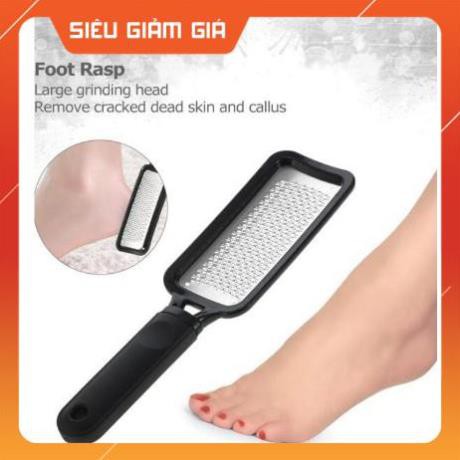 Chà gót chân bằng inox loại bỏ da chết
