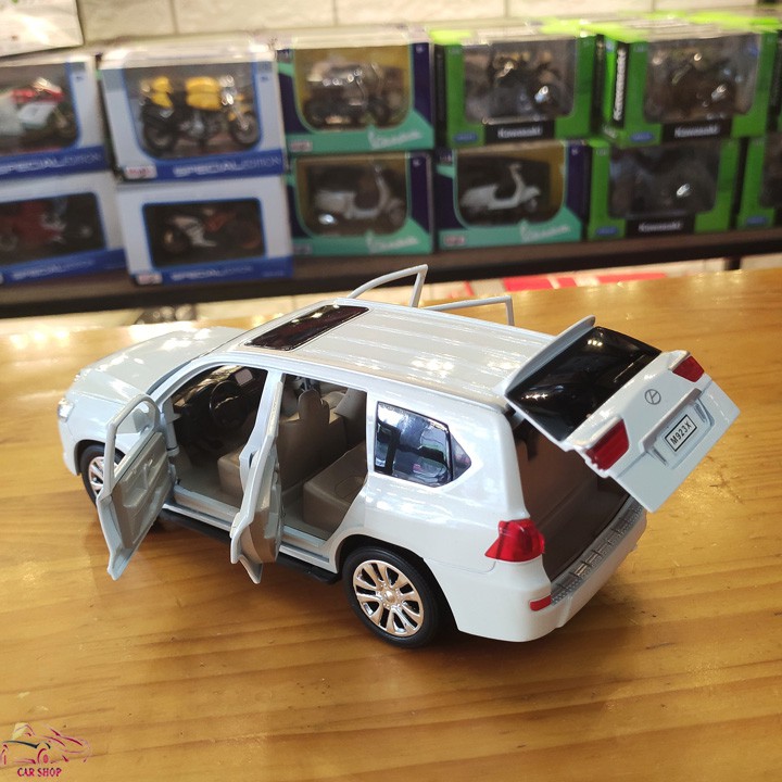 Xe mô hình hợp kim Lexus LX570 XLG tỉ lệ 1:24 màu trắng