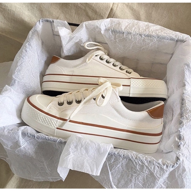 Giày Thể Thao Đế Bánh Mì Phối Màu Trắng Đen Đi Học Đi Chơi Mã Gop5junsh Mẫu Mới 2022