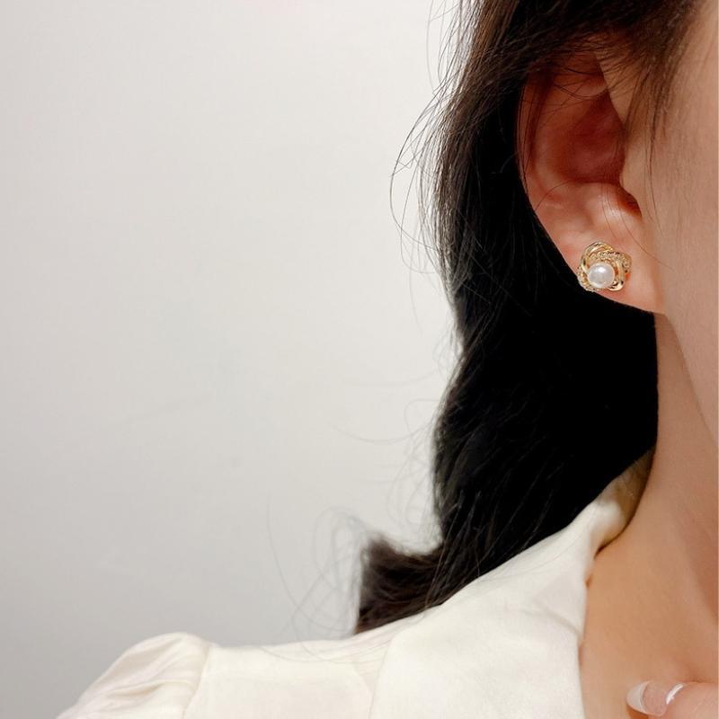 Bông tai nữ ngọc trai nhân tạo nhỏ đính đá basic đơn giản thanh lịch Annie - VV57