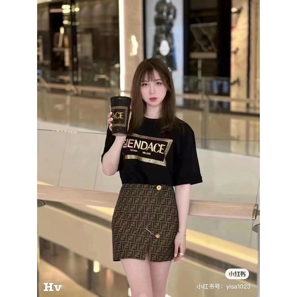 Set áo phông chân váy xẻ